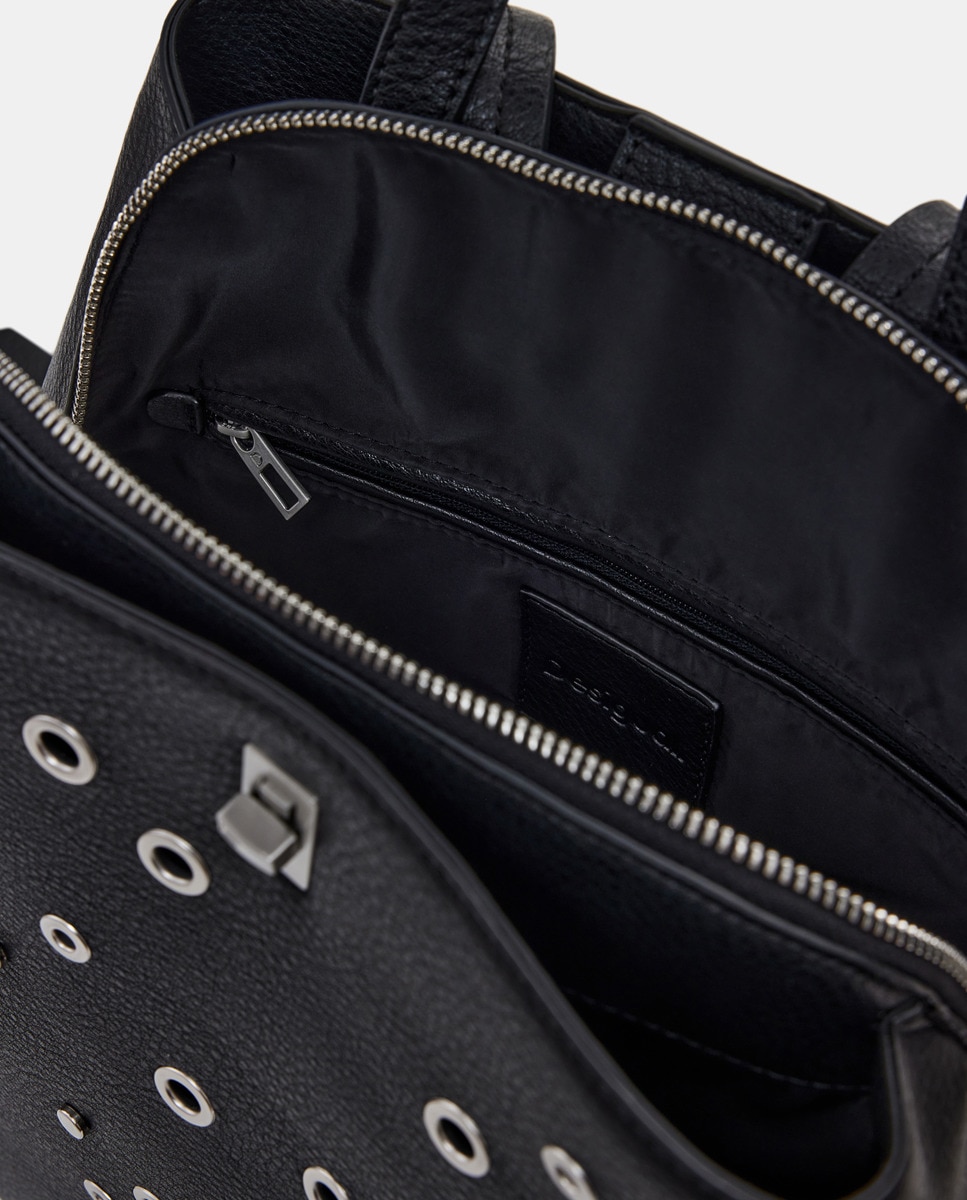 Mochila Média com Tachas Preto-5