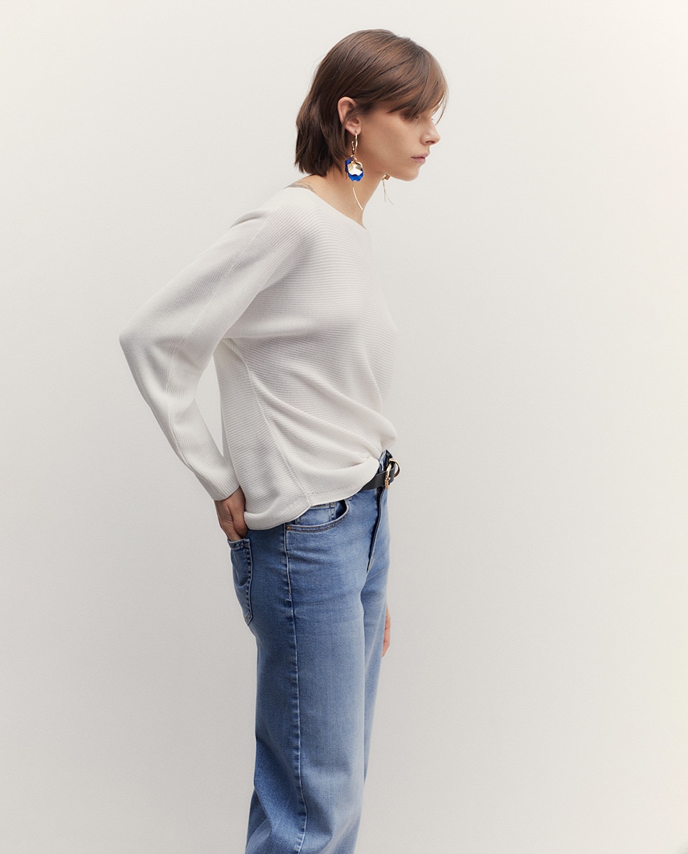 Camisola de Malha com Manga Morcego Branco-4