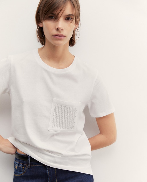 Imagem 0 de T-shirt com Bolso e Brilhos