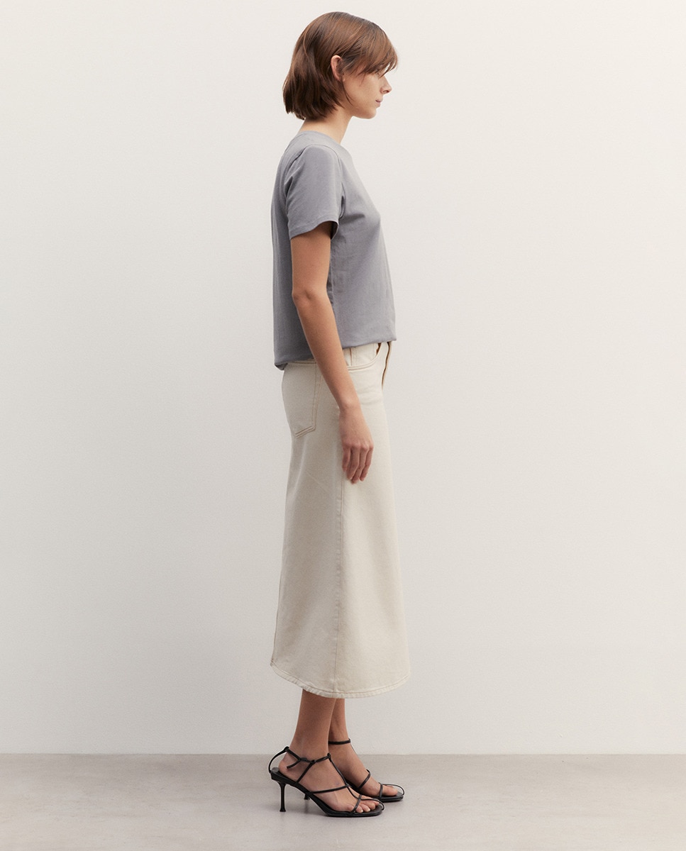 T-shirt com Bolso e Brilhos Cinzento-4