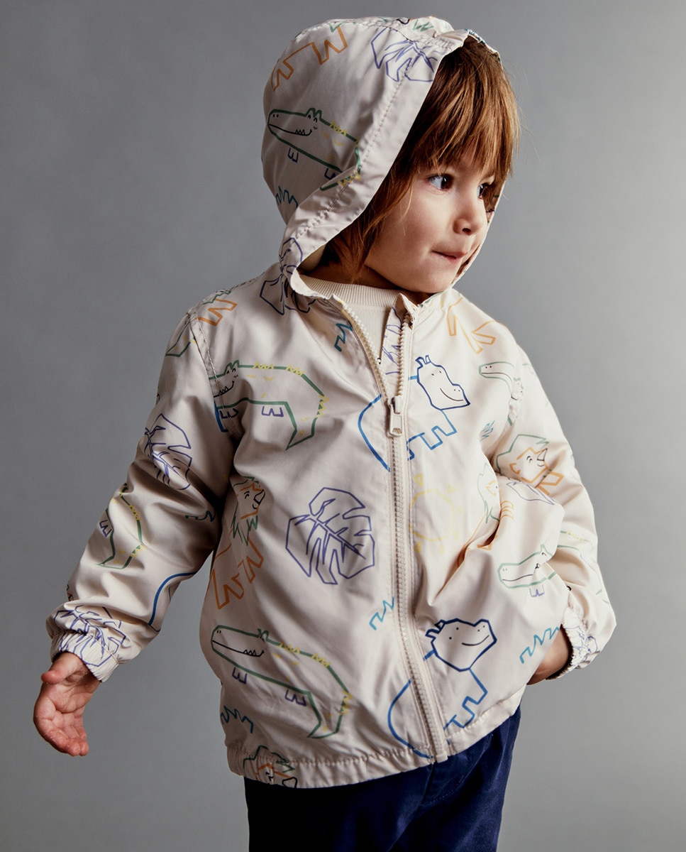 Impermeável Estampado com Capuz Cru-1