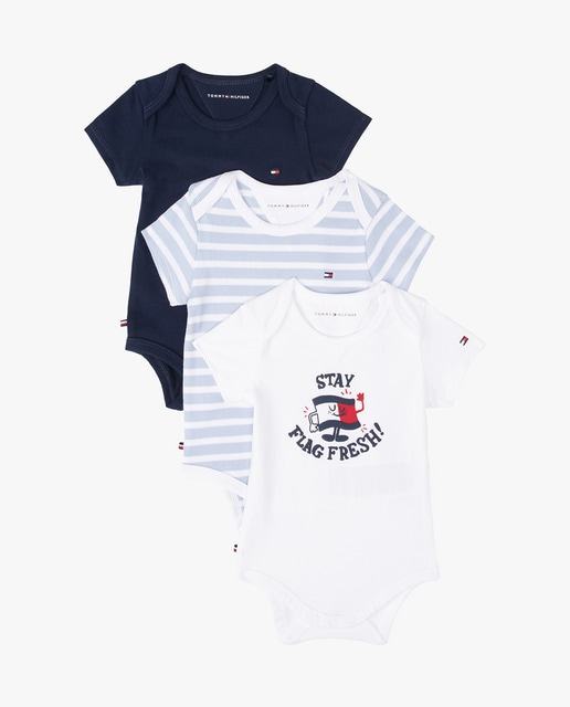 Imagen 0 de Set de regalo de bebé niño de tres bodies con logo bordado