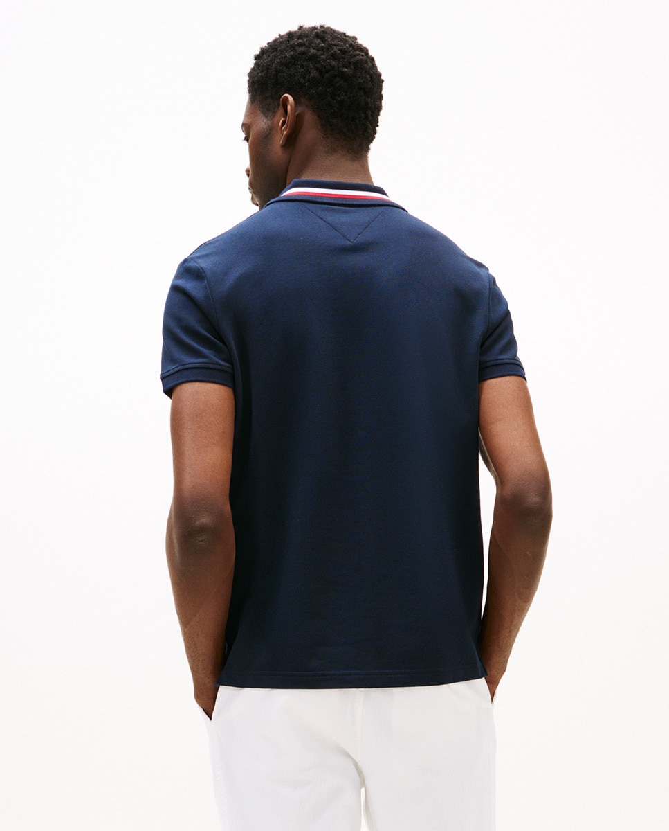 Polo de Manga Curta com Branding da Marca no Colarinho Azul-2