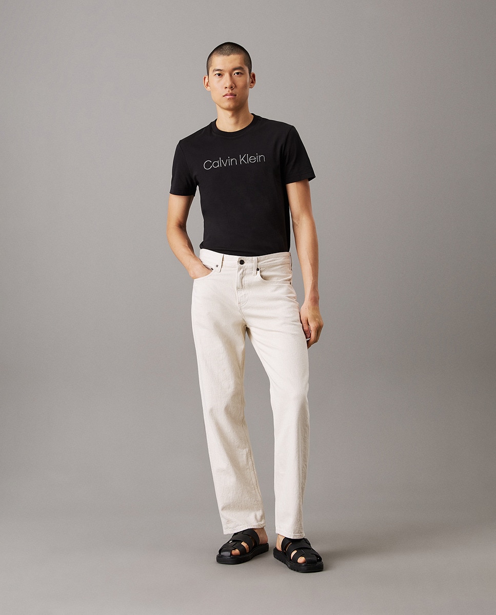 T-shirt com Bordado em Textura Preto-4