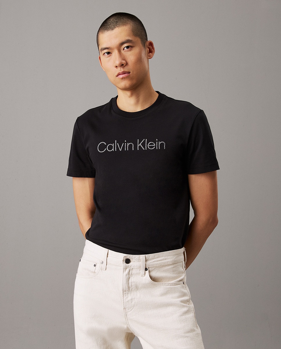 T-shirt com Bordado em Textura Preto-1
