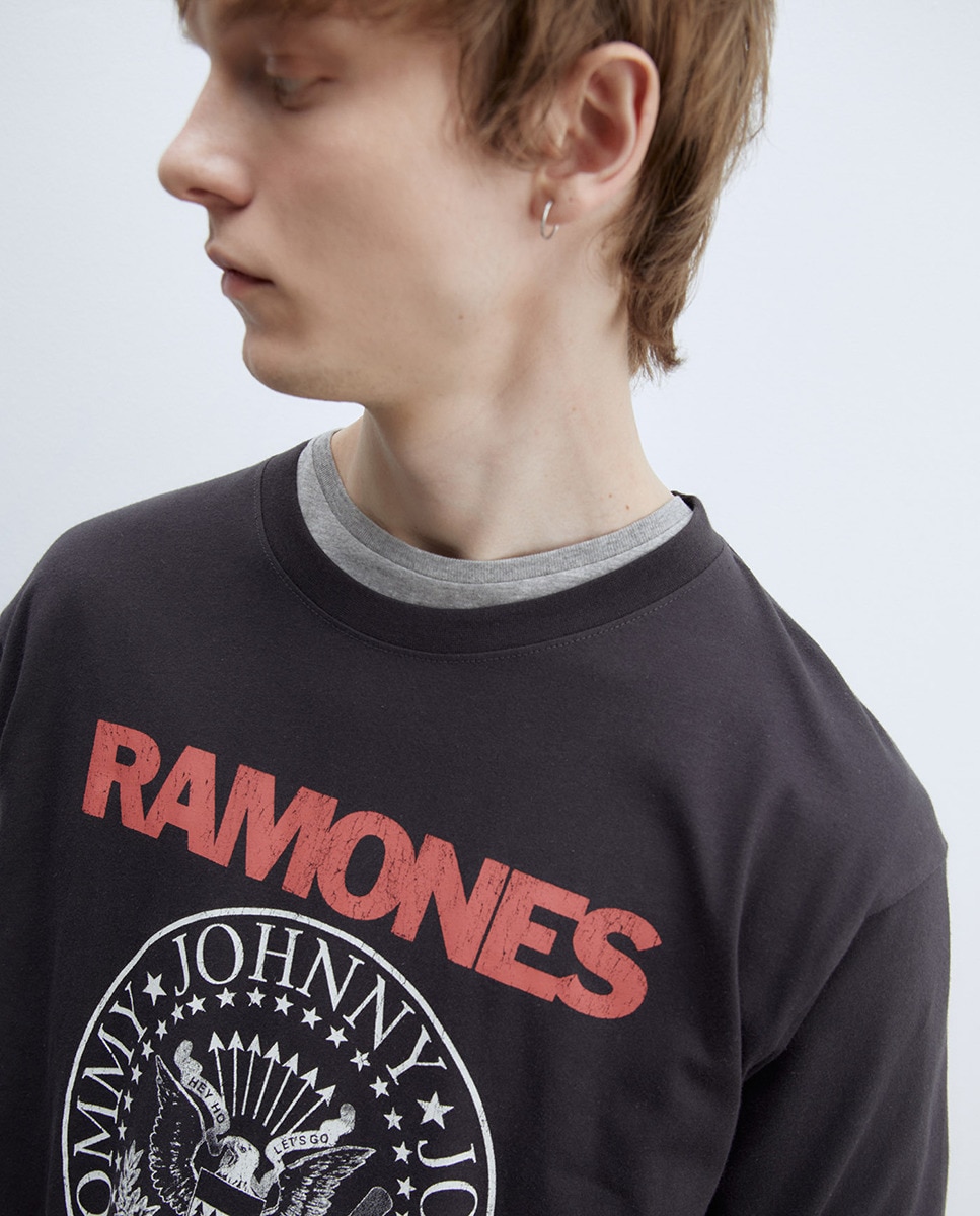 T-shirt Ramones Preto-3