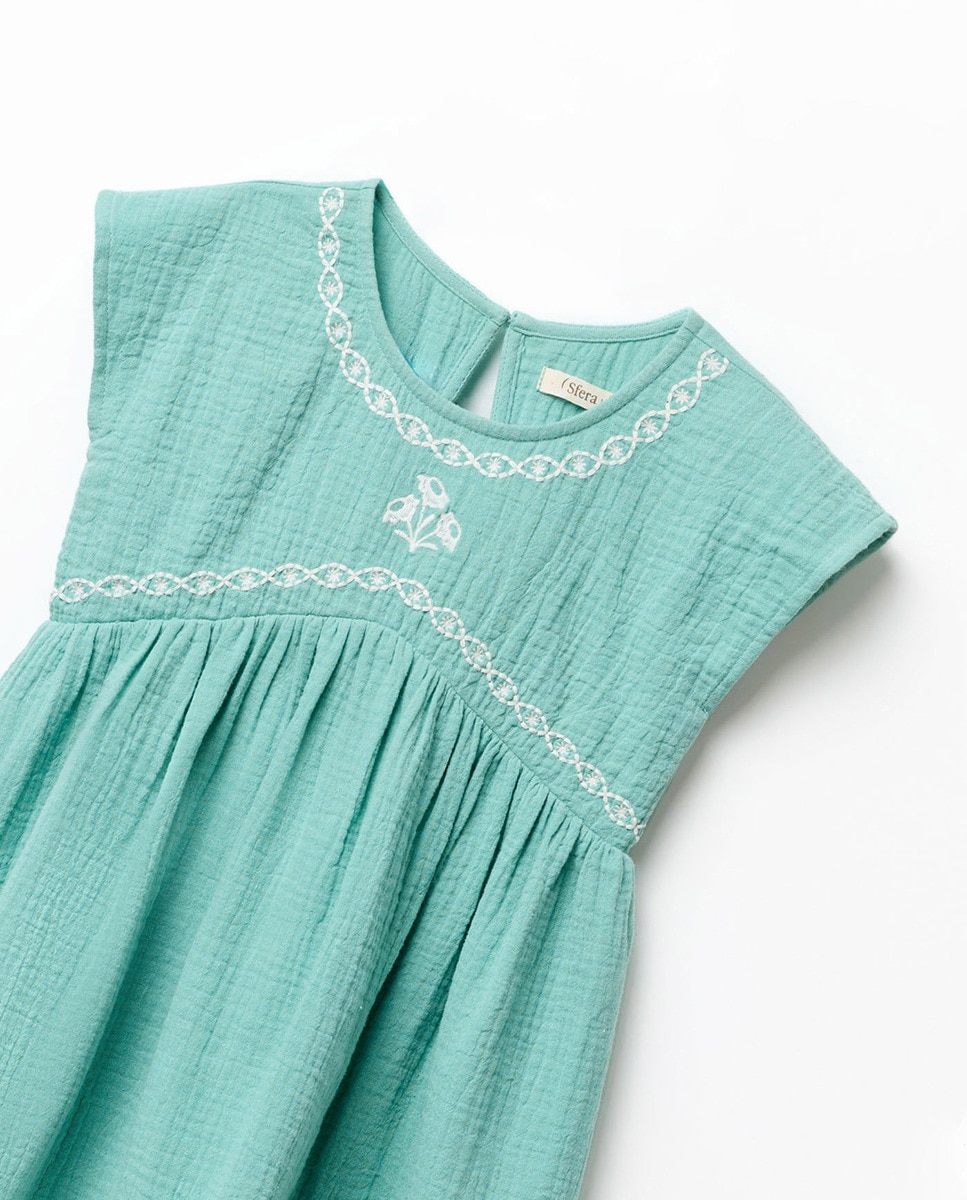 Vestido Ondulado com Detalhe Verde-2
