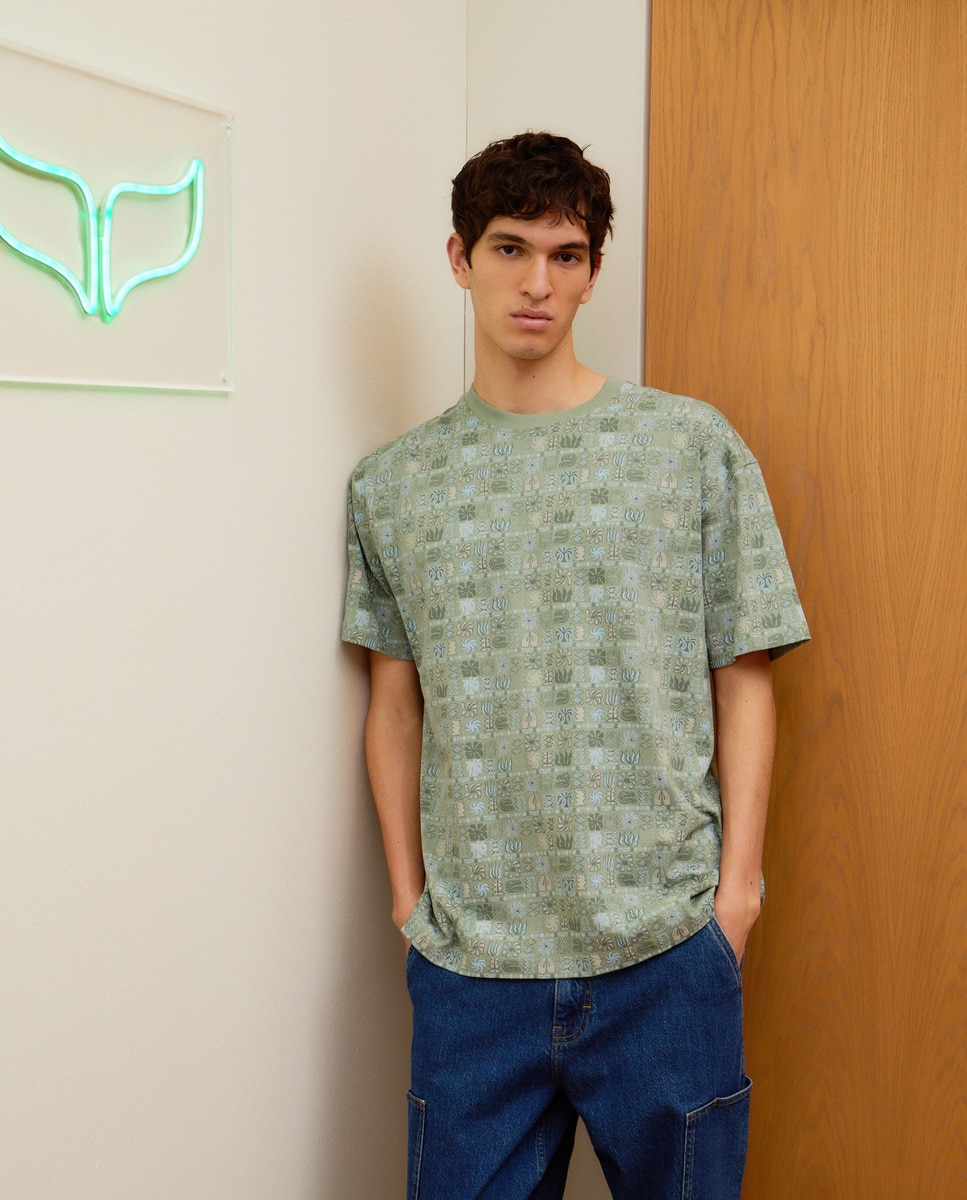 T-shirt de Manga Curta com All Over Print Verde-2