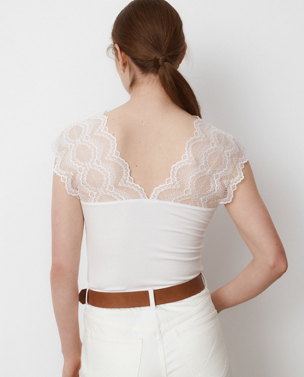 Top com Detalhe de Renda Branco-2