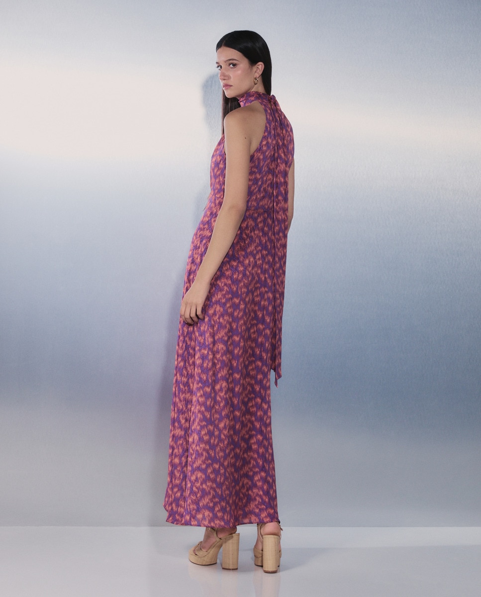Vestido Halter sem Mangas e com Estampado Jacquard Rosa-3