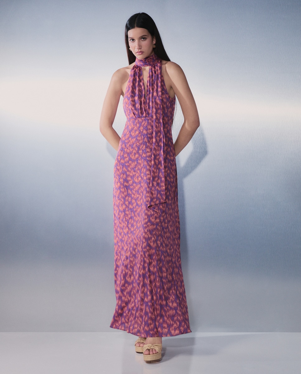 Vestido Halter sem Mangas e com Estampado Jacquard Rosa-1