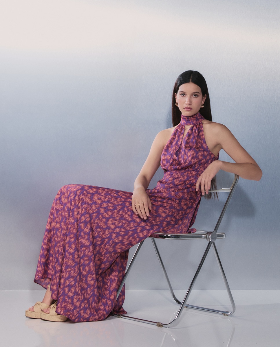 Vestido Halter sem Mangas e com Estampado Jacquard Rosa-2