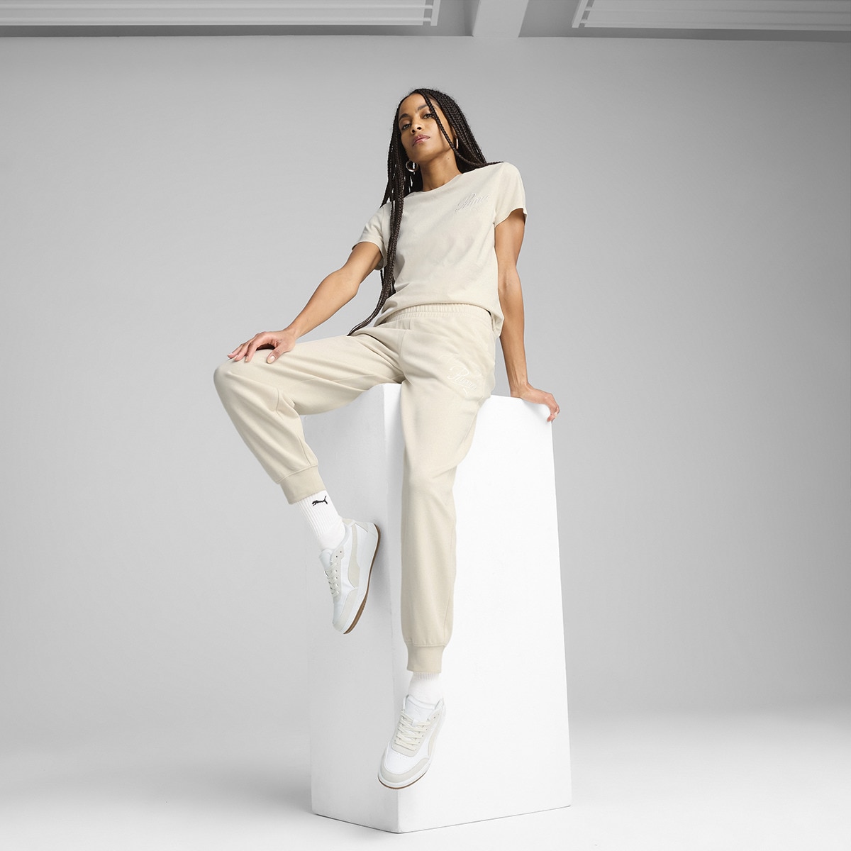 Calças de Mulher ESS Script Comfort Sweatpants TR cl Branco-3