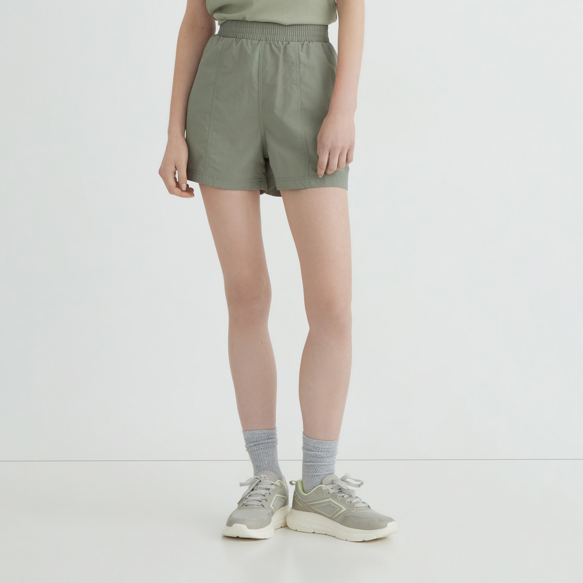 Pantalón corto senderismo mujer Verde claro-2