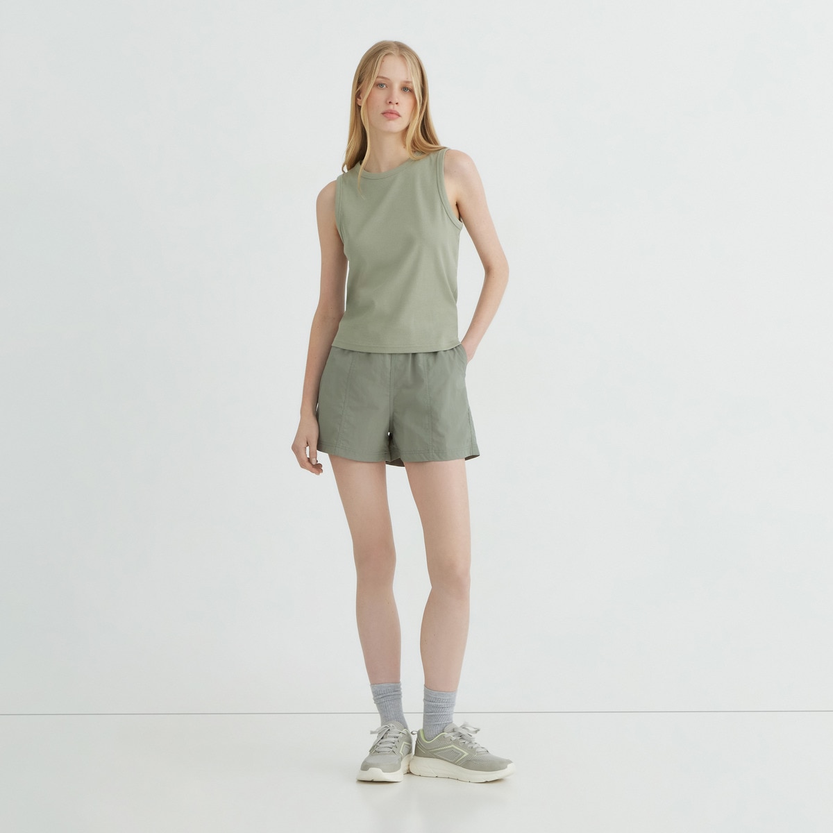 Pantalón corto senderismo mujer Verde claro-1