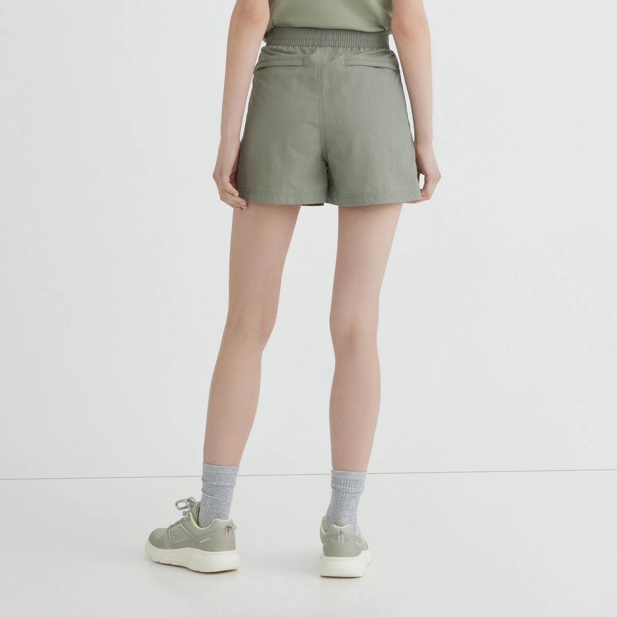 Pantalón corto senderismo mujer Verde claro-3