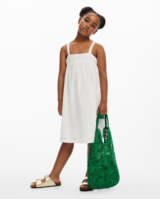 Imagem 0 de Vestido Curto Perfurado