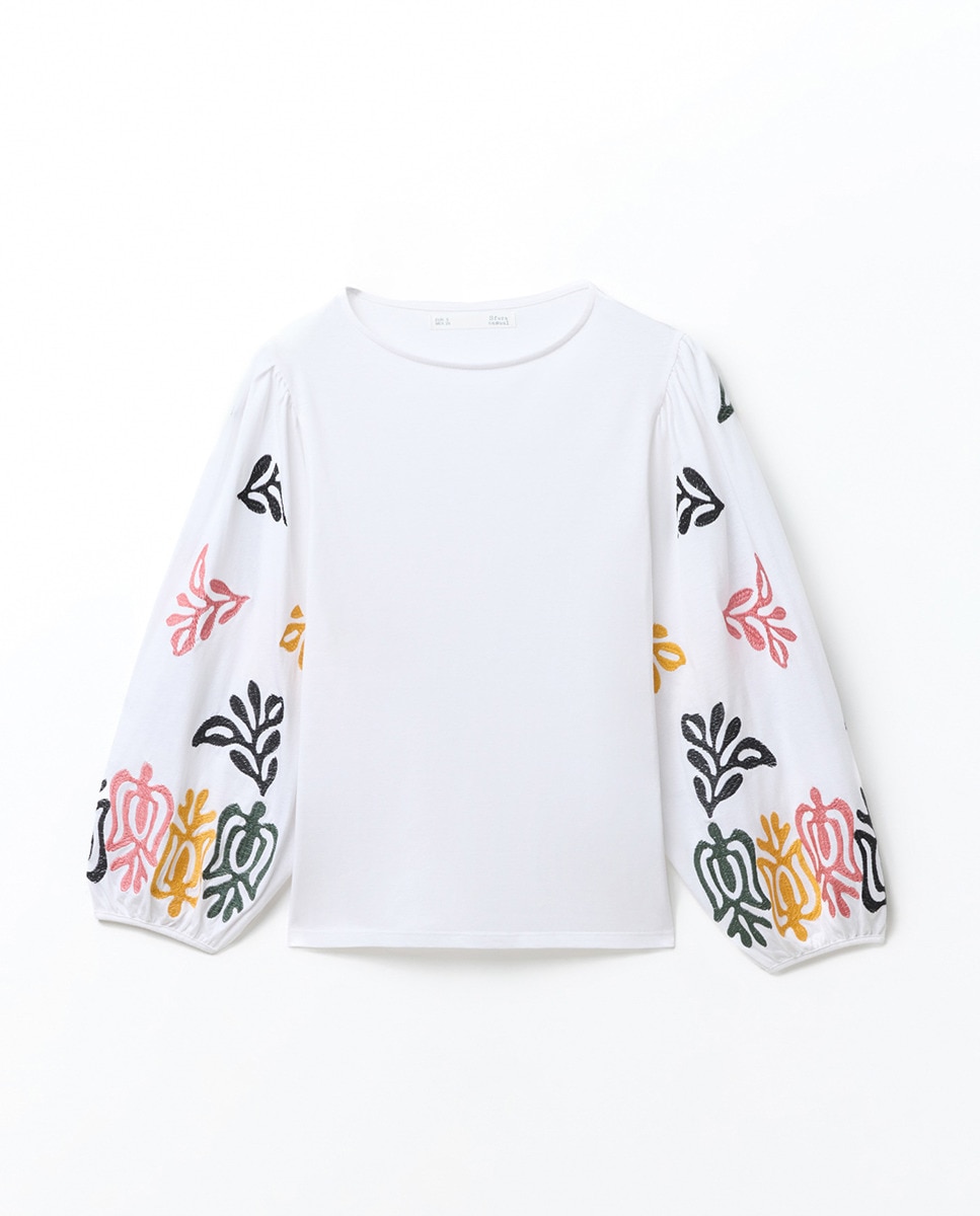 T-shirt com Bordado Branco-5