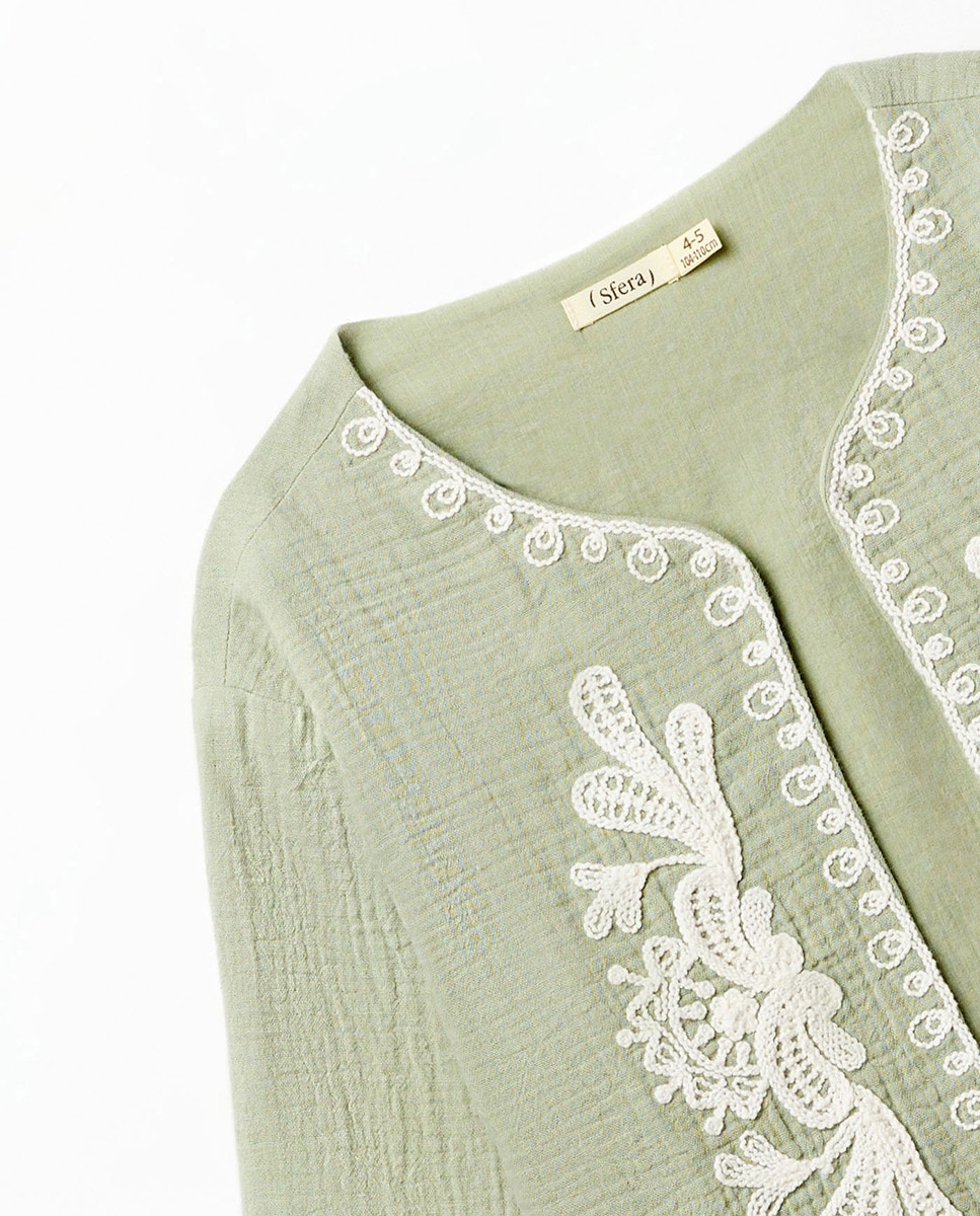 Kimono Ondulado com Bordados Caqui-2