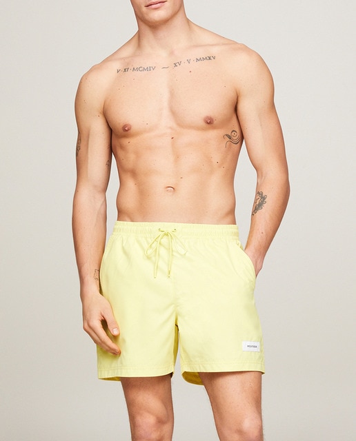 Imagen 0 de Bañador de hombre con dos bolsillos laterales y un bolsillo trasero