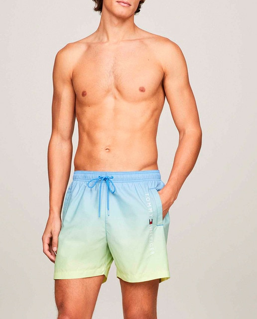 Imagen 0 de Bañador tipo bóxer en color degradado con branding impreso