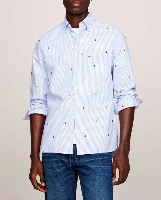 Imagen 0 de Camisa con estampado de rayas y pequeñas banderas bordadas a relieve