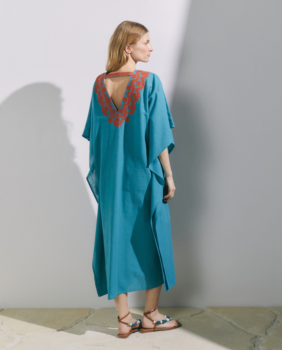 Kaftan com Bordado no Decote Turquesa-3