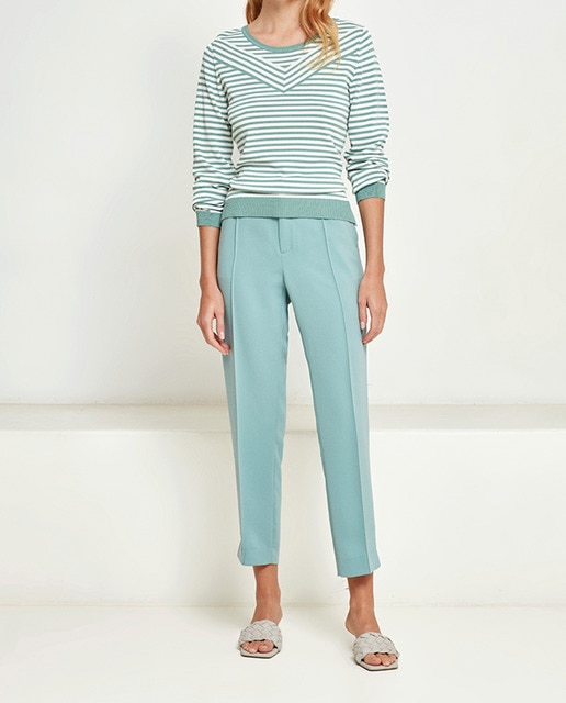 Imagen 0 de Pantalón de mujer capri con cierre de botón