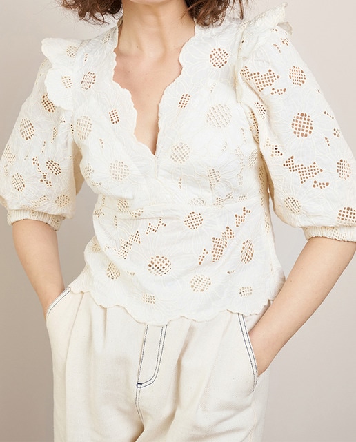 Imagen 0 de Blusa de mujer bordada de manga abulloada