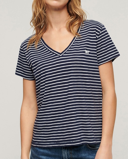 Imagen 0 de Camiseta de mujer flameada con cuello pico bordada