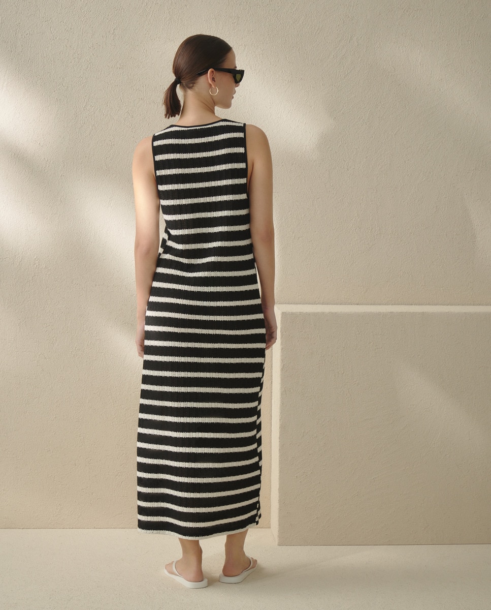 Vestido sem Mangas em Crochet Preto-3