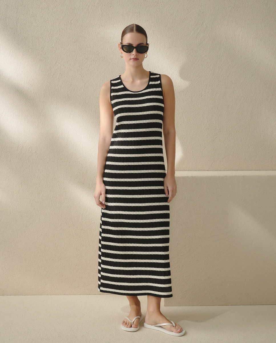 Vestido sem Mangas em Crochet Preto-2