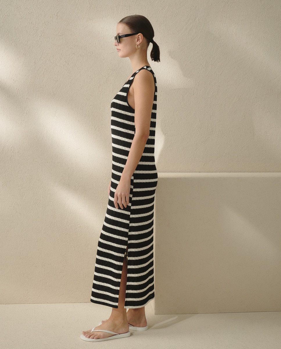Vestido sem Mangas em Crochet Preto-6
