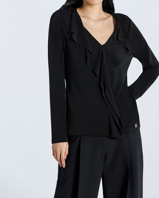 Imagen 0 de Camiseta de mujer con cuello pico y volantes