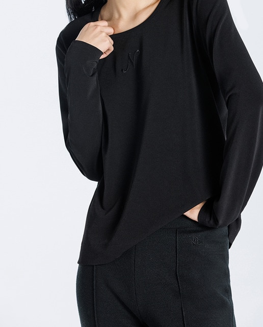 Imagen 0 de Camiseta de mujer de manga larga con cuello redondo