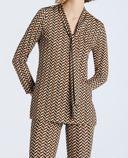 Imagen 0 de Blusón de mujer estampado de manga larga y cuello con lazo