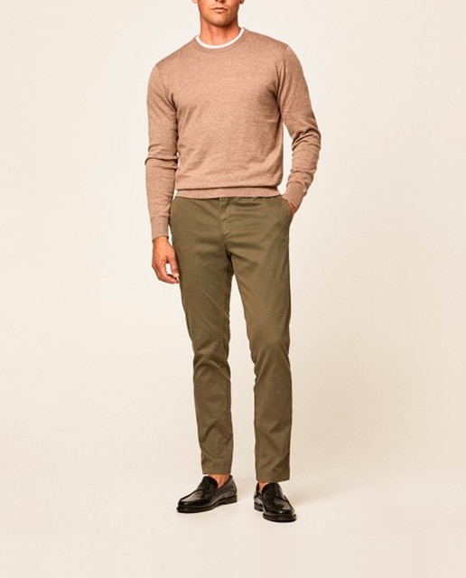 Imagen 0 de Pantalón chino de hombre texturizado.