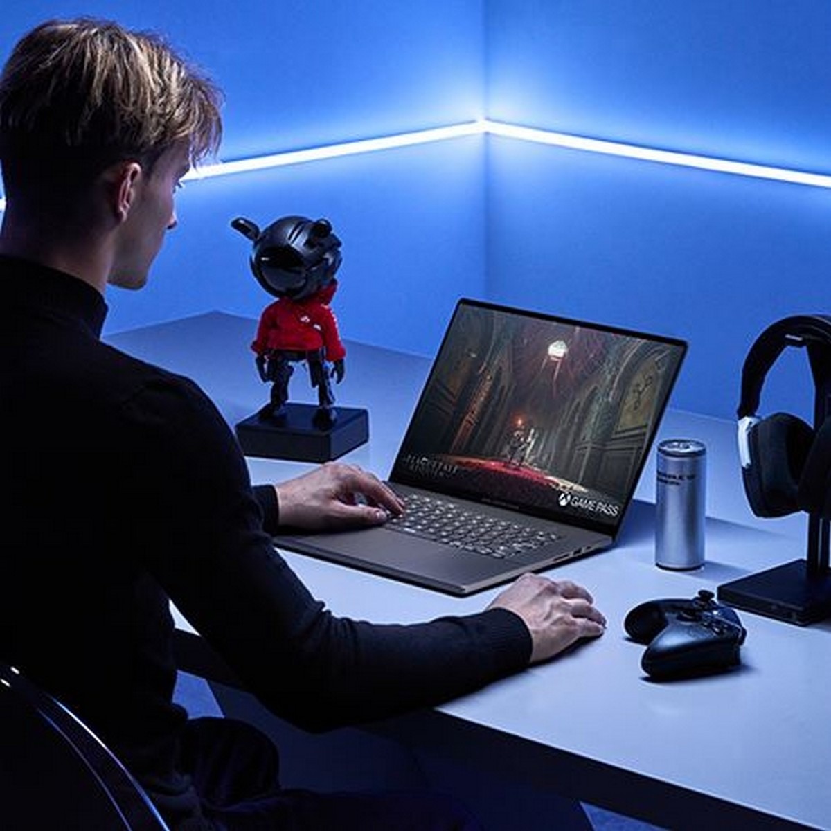 Computador Portátil Gaming Asus ROG Zephyrus G16 GU605CX 16" 240Hz, Intel Ultra 9 285H, RAM 64 GB, 2TB SSD, Nvidia RTX 5090, Windows 11 Home 11
