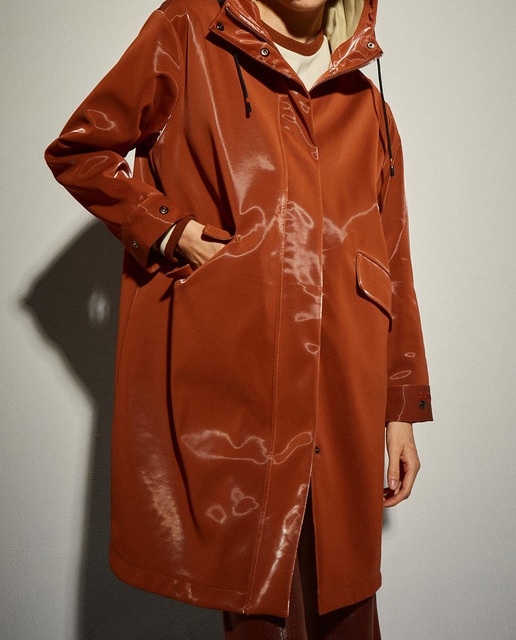 Imagen 0 de Parka de mujer larga con manga acabada en puño