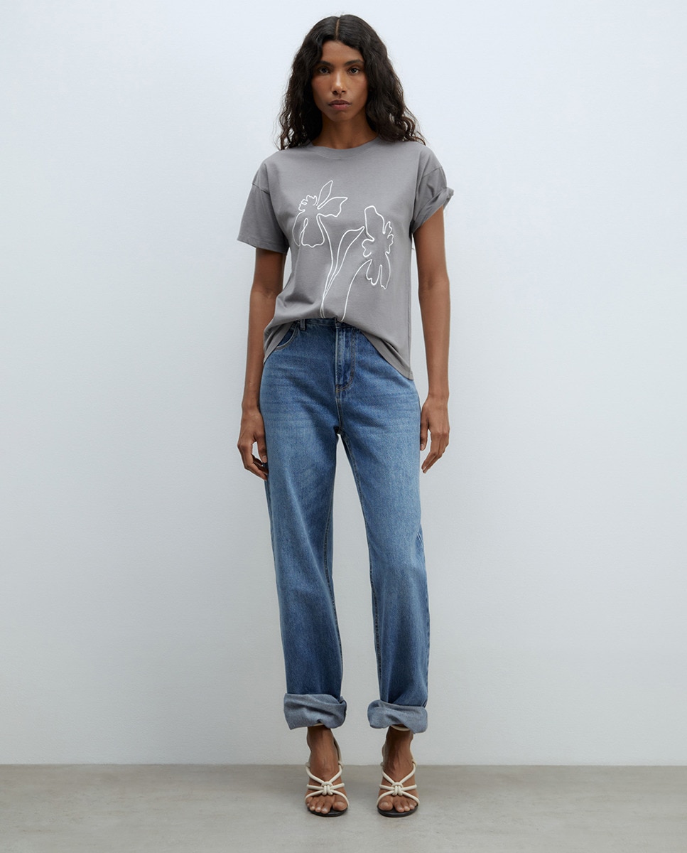 T-shirt com Silhueta Bordada Cinzento médio-7