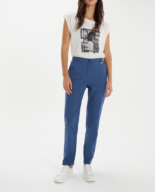 Imagen 0 de Pantalón recto de mujer tipo chino con goma de rayas en la cintura trasera