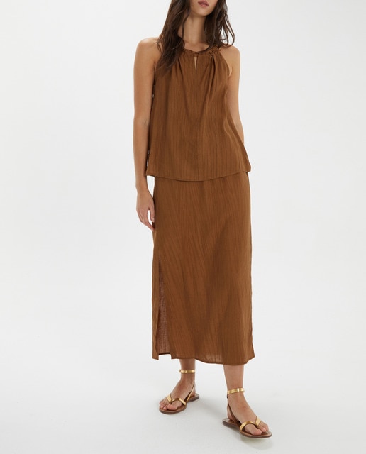 Imagen 0 de Top de mujer de talle recto y ecote halter con lágrima