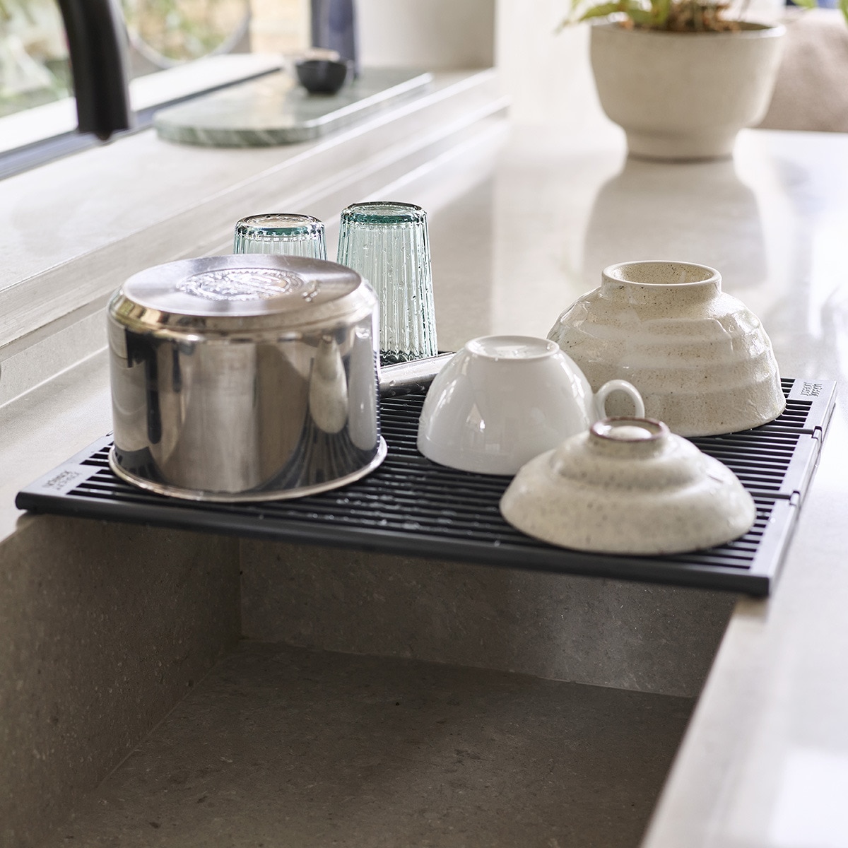 Escurreplatos plegable Platform Joseph Joseph Gris-6