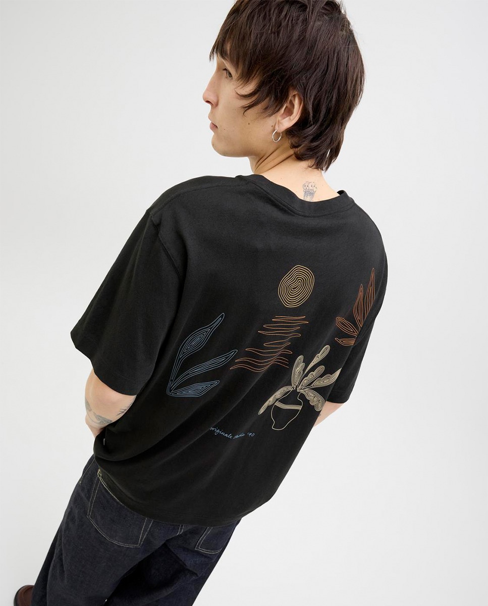 T-shirt de Manga Curta e Desenho Traseiro Preto-3