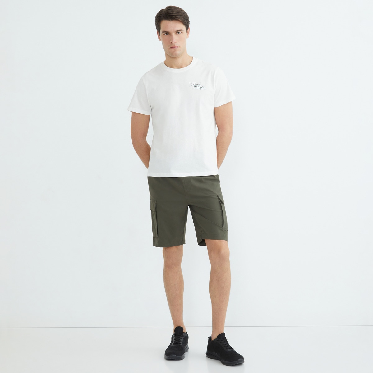 Pantalón corto senderismo hombre Kaki-1