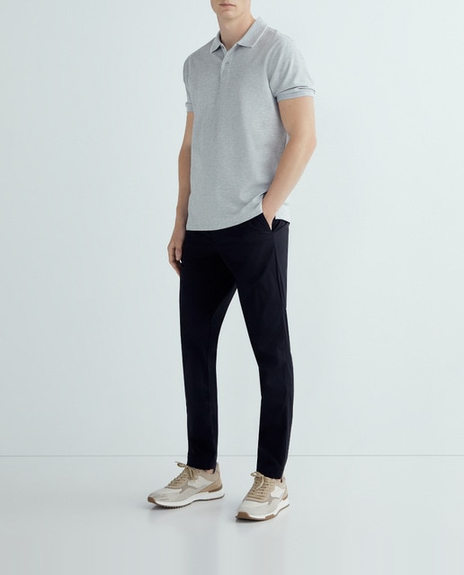 Imagen 0 de Pantalón de hombre tipo chino de material técnico