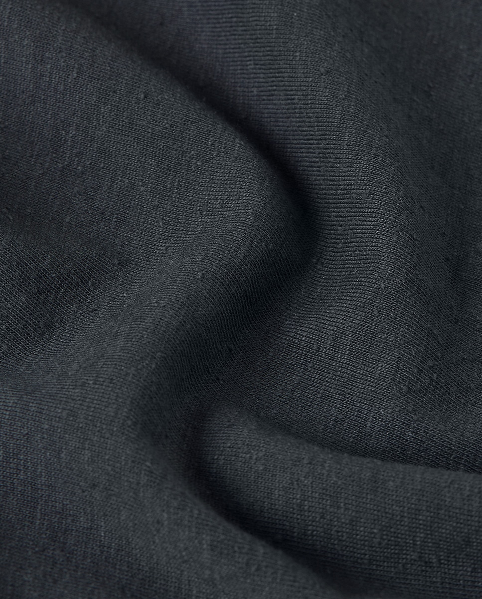 T-shirt de Manga Curta com Corte Justo e Decote Baixo Cinzento-6