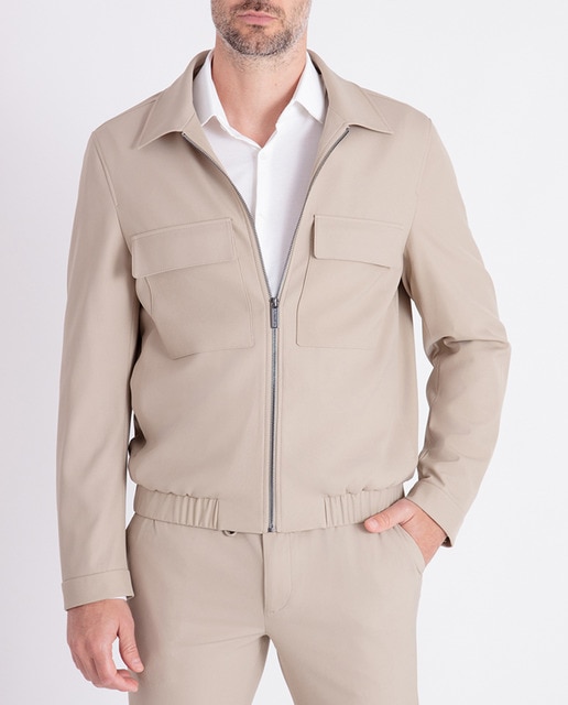 Imagen 0 de Cazadora boxy técnica elástica de hombre