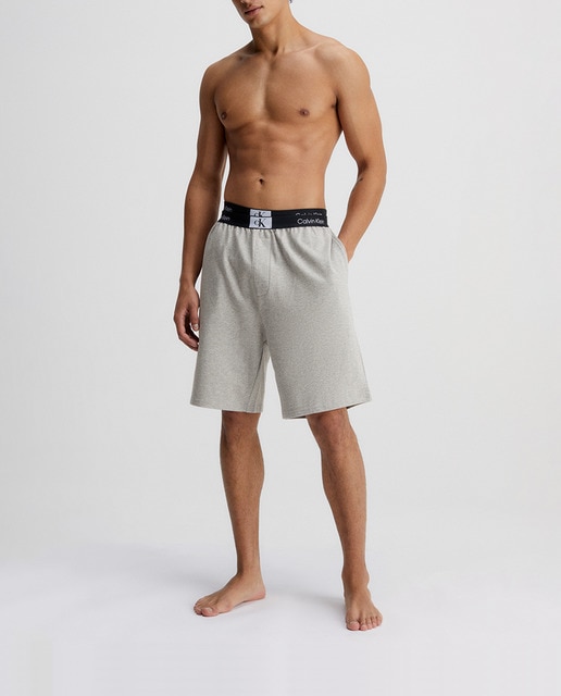 Imagen 0 de Shorts liso de hombre