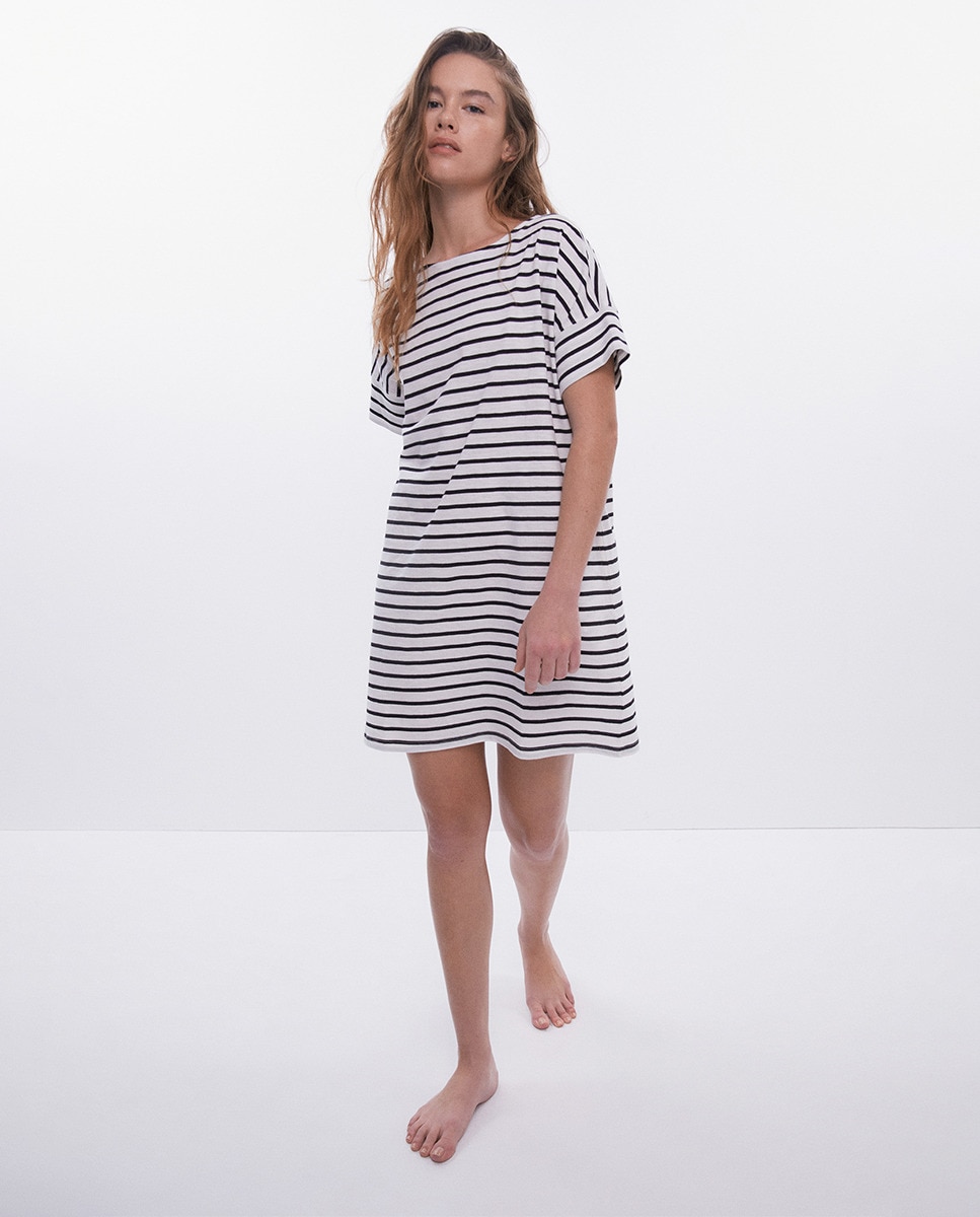 Vestido curto às riscas Preto-1